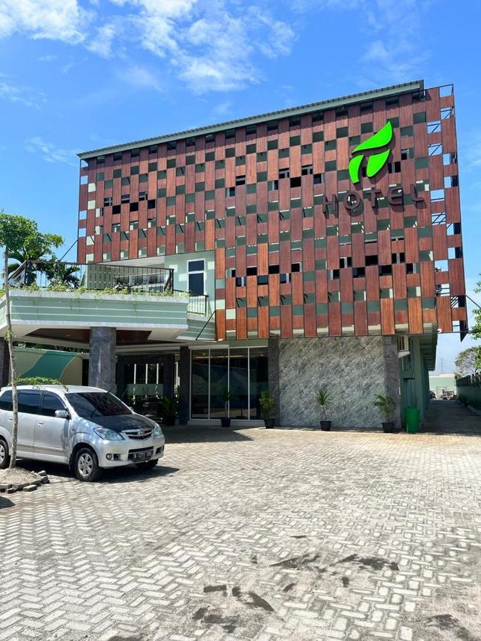 T Hotel Kualanamu Lubukpakam Exteriér fotografie
